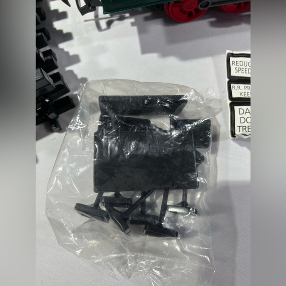 Santa Express Christmas Train Set 27 Pieces Complete  Sounds Songs Headlights - Picture 8 of 14